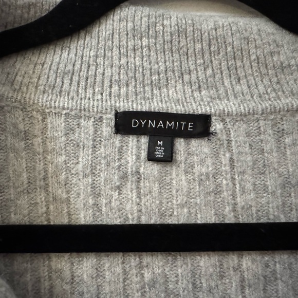Dynamite Light Gray V-Neck Ribbed Sweater - Picture 2 of 2